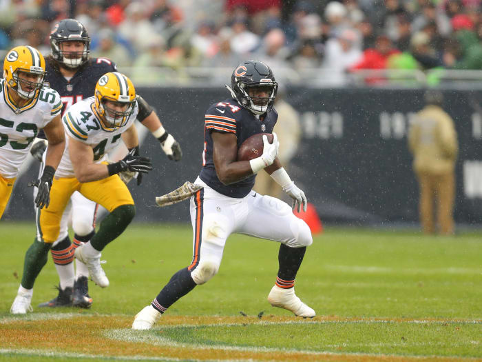 Detroit (-3) at Chicago