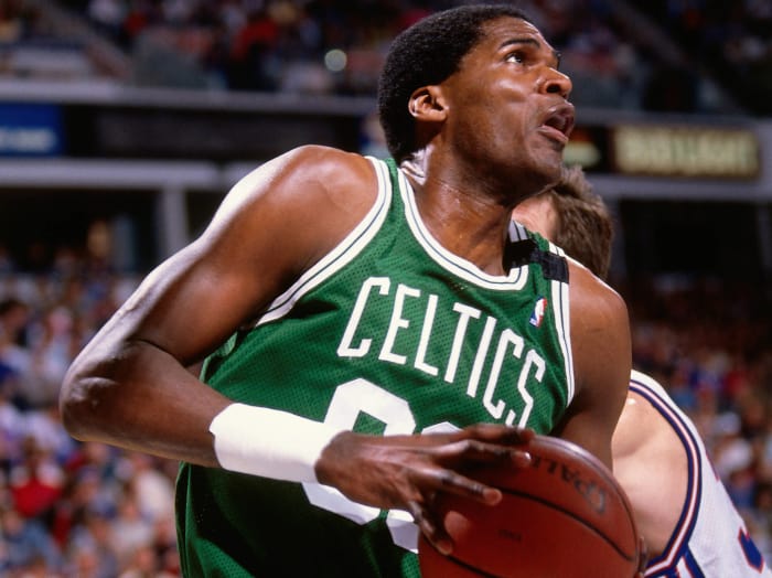 1976: Robert Parish
