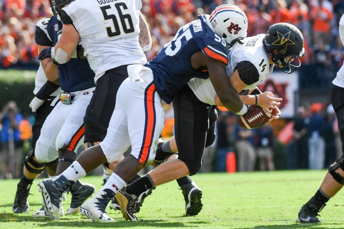 New York Giants: Carl Lawson, DE, Auburn