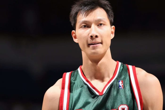 2007: Yi Jianlian