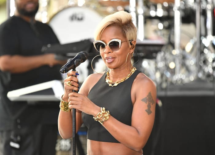 Mary J. Blige - 6,130,000