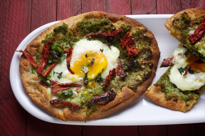 Egg Flatbread Pizza