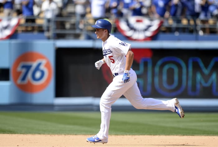 Corey Seager goes (really) deep