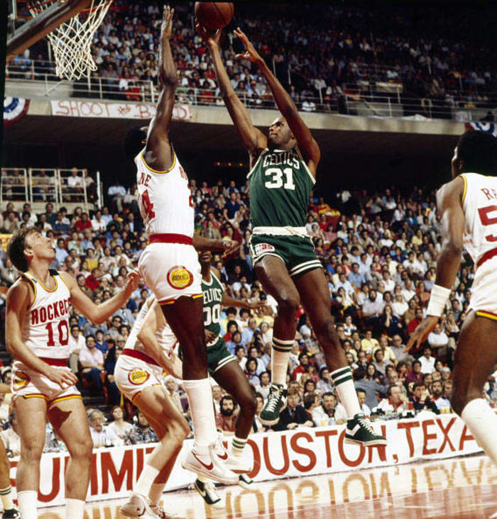 1981: Cedric Maxwell