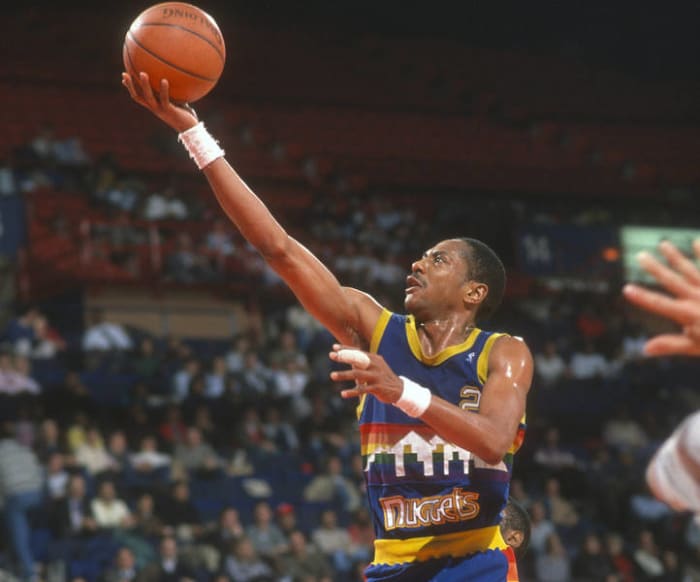 1976: Alex English