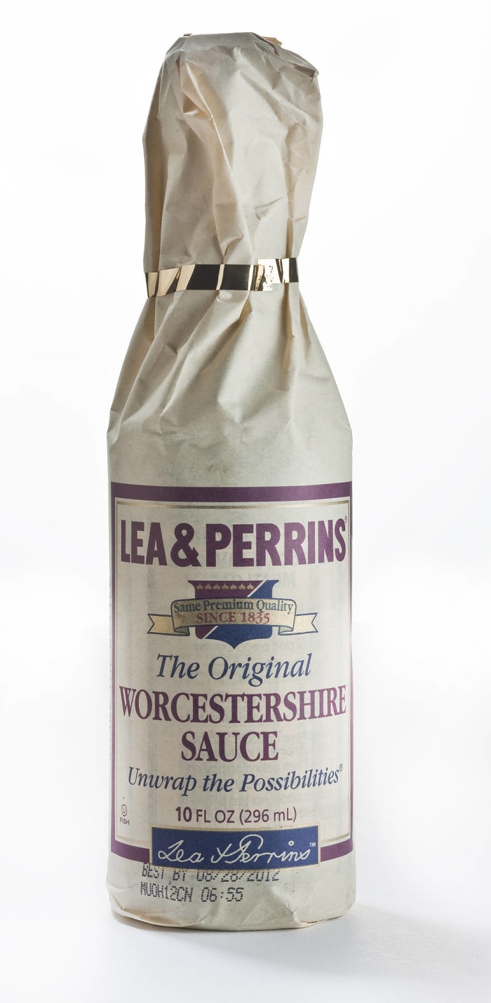 What are the musthave ingredients for making an athome burger bar