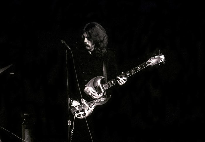 The Essential Eric Clapton Playlist Yardbarker Layla is a rock classic that was originally released in 1970 by derek and the dominos, a band that eric clapton belonged to. yardbarker com