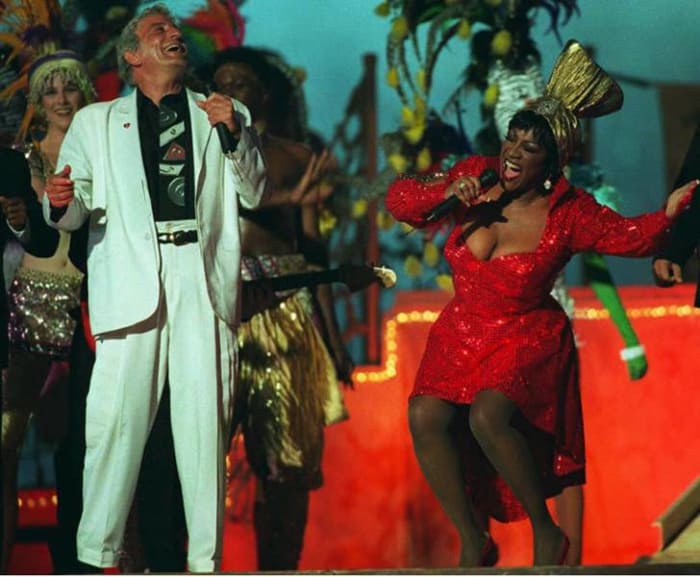 Super Bowl XXIX halftime show - Tony Bennett and Patti LaBelle