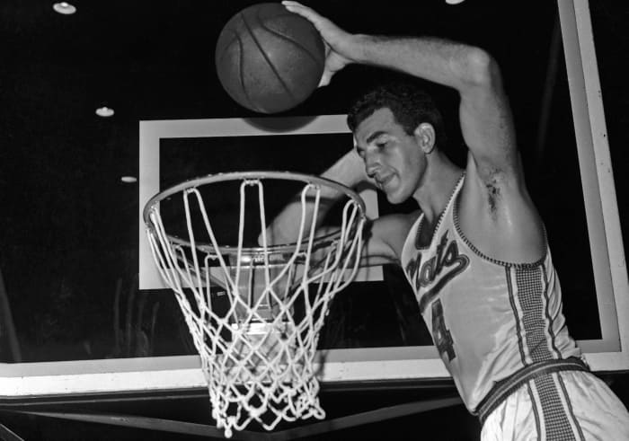 1948: Dolph Schayes