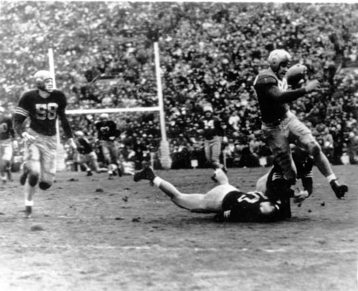1949: Leon Hart, Notre Dame