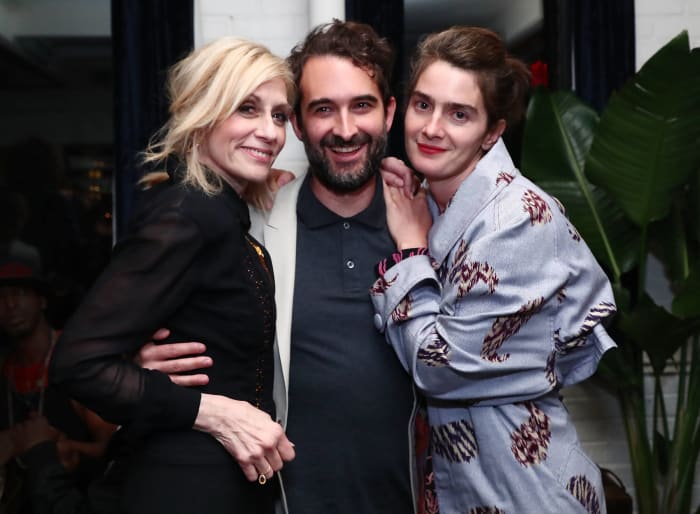 Transparent (Amazon)