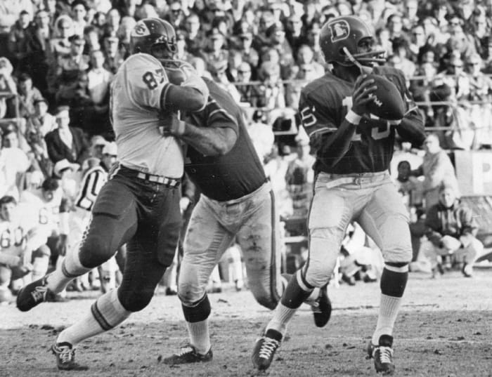 1968: First Black Quarterback (Modern era): Marlin Briscoe
