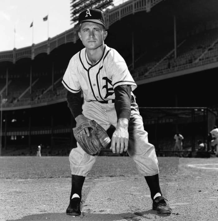 1952: Bobby Shantz