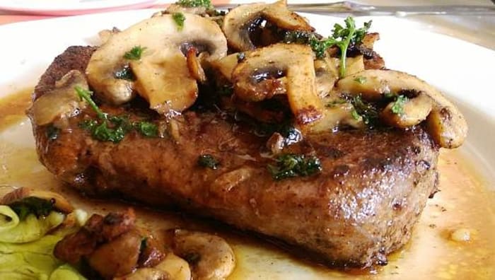 Steak and mushrooms