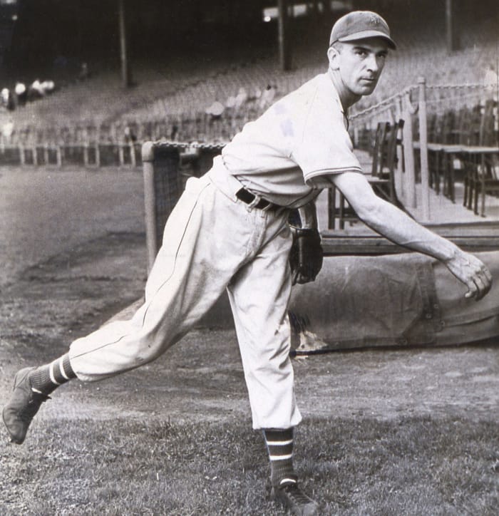 1933: Carl Hubbell