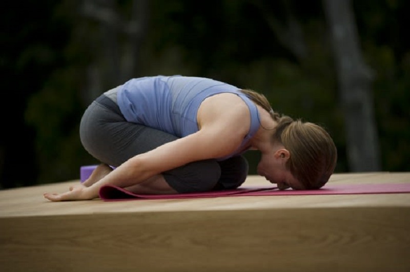 balasana yoga pose