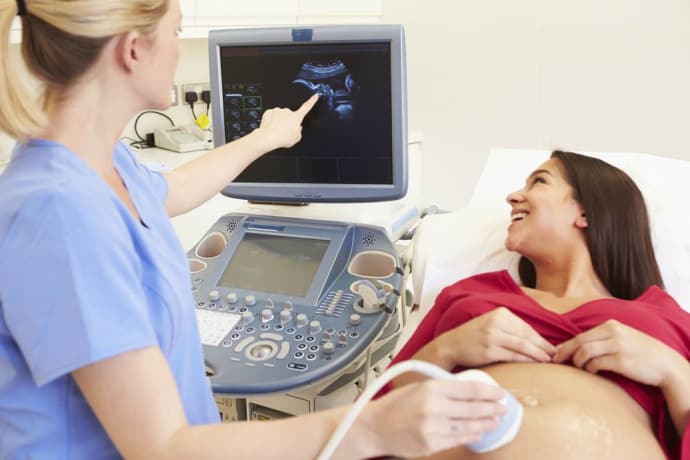 ultrasound-mom.jpg Baby with big nose on ultrasound