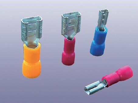 INSULATED FEMALE DISCONNECTORS