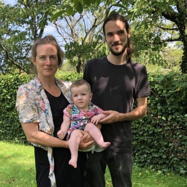 Un toit pour Aedin, Antoine et Eriu