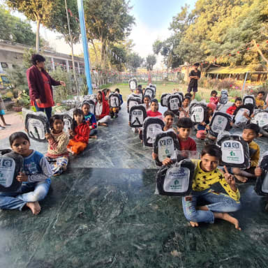 Promouvoir l’éducation des enfants des bidonvilles