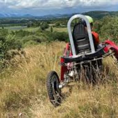 Une certaine liberté : Se promener à nouveau, sans les jambes, grâce à vous !