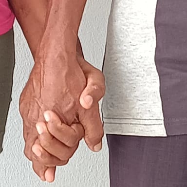 Expulsion d'un couple, dont l'épouse est ♿️ dans leur propre 🏠
