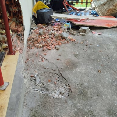 Un éboulement rocheux a rendu leur maison inhabitable : aidons les à se relever