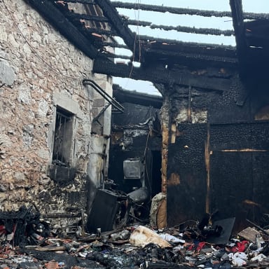 UN INCENDIE A DETRUIT UNE PARTIE DE LEUR MAISON : AIDONS-LES A SE RELEVER !