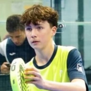 Soutenez Louis, jeune espoir du Padel français, dans son aventure à Bilbao !