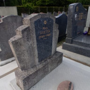 Renouvellement des concessions carre  juifs