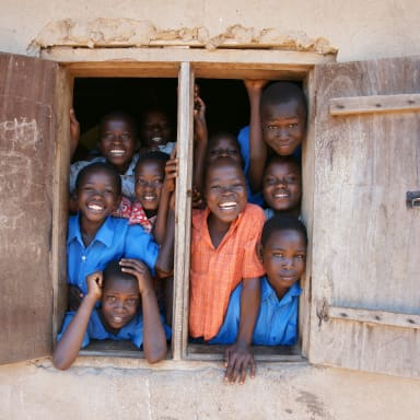 Rentrée scolaire à Madagascar : achat de matériel scolaire pour Nosy Be