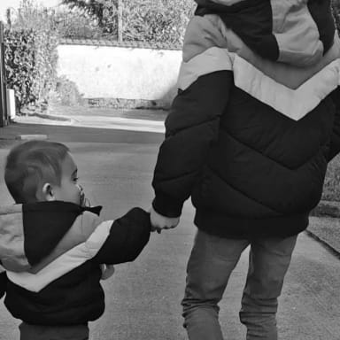 Aidons Cyndi à récupérer ses enfants