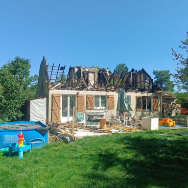 Maison familiale ravagée par un incendie