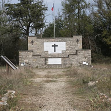 Restauration du monument du Maquis  d Ornanoo
