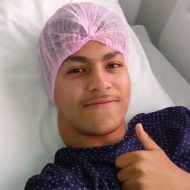 Omar 17 ans atteint d’un cancer du cou