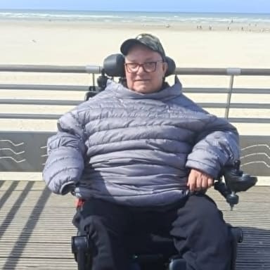 Aider Luc à financer son véhicule adapté