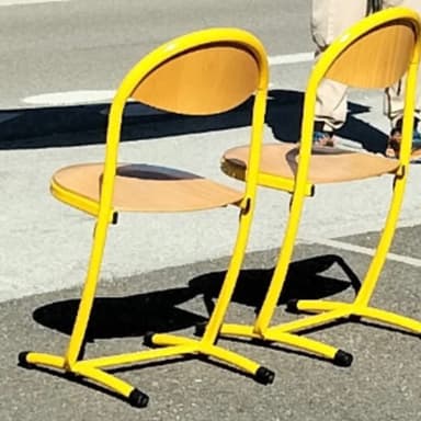 Chaises vides à Diderot : souti€n pour y rester  étudier