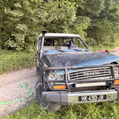 Aidons-le à reconstruire le 4x4 de son grand-père