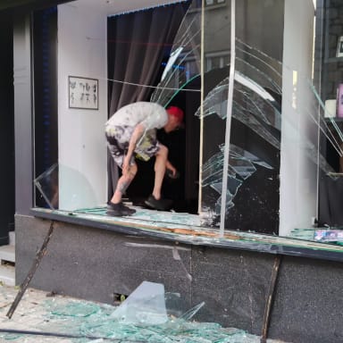 🚨 Soutien au salon de tatouage de notre village après un grave accident