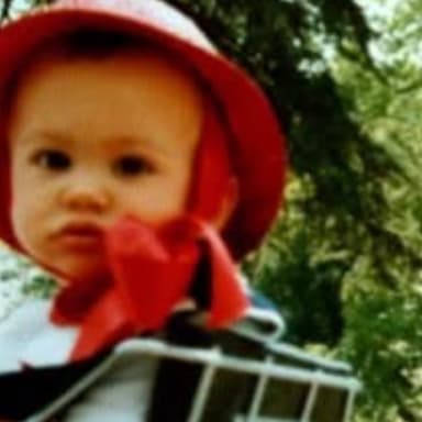 Orpheline de mère j’ai été vendue par mon père à un pédocriminel