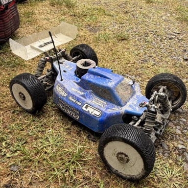 Aidez-moi à transformer ma passion RC en entreprise
