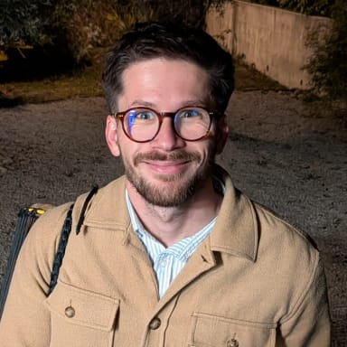 Aider pierre à payer son supplément bagage