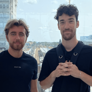 Aidez deux jeunes étudiants à réaliser un documentaire à l'étranger