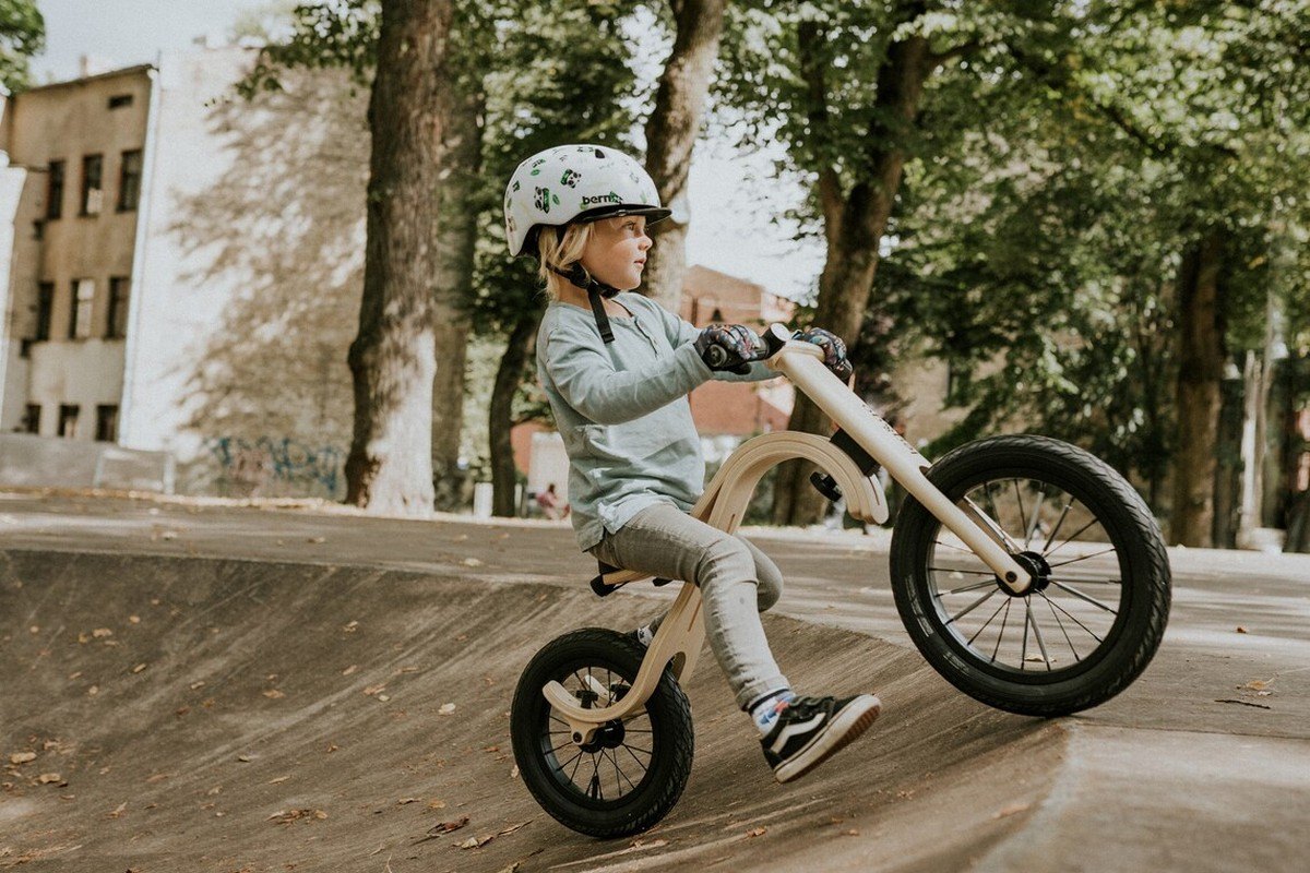 Discover the benefits of ride-on toys for children, from promoting physical development and enhancing balance and coordination to stimulating imagination and creativity. Learn how ride-on toys can boost confidence and independence, as well as encourage social interaction and cooperation, making them a valuable tool for children's overall development and well-being.