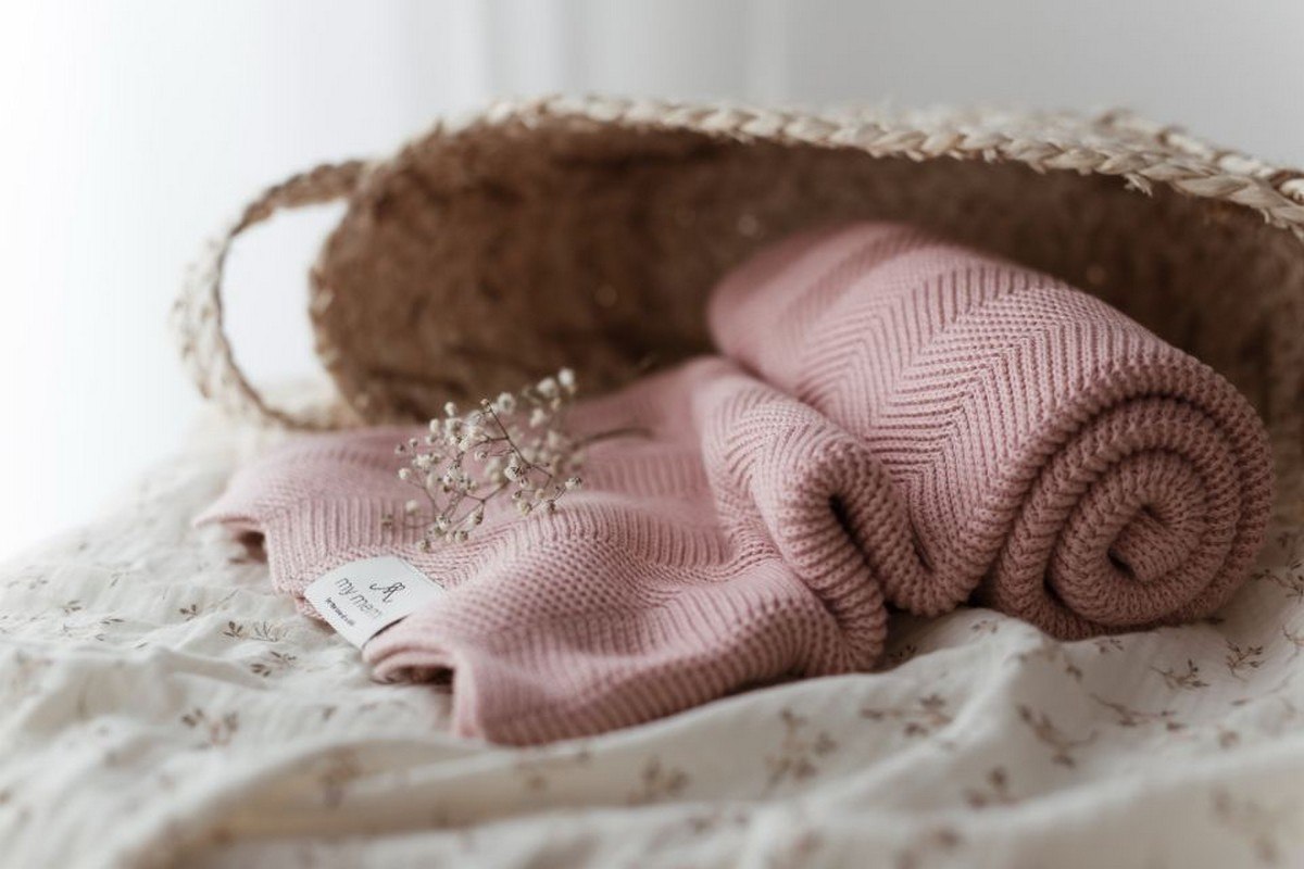 Choosing the right blanket for your baby is crucial for their comfort and safety. Learn about the different types of baby blankets, factors to consider when choosing a material and size, and tips for selecting the best blanket for your baby's needs in our comprehensive guide.