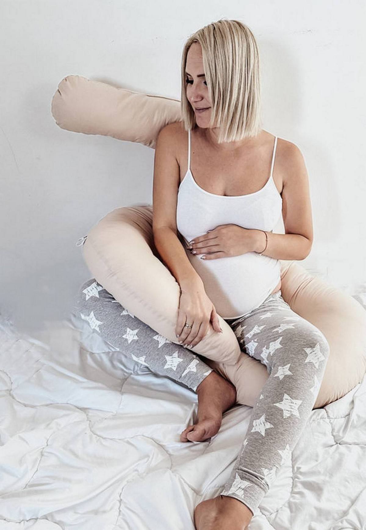 Discover the secrets to choosing the perfect pregnancy pillow. From shape and size to materials and additional features, find the ultimate comfort and support for a restful and blissful pregnancy journey. Sweet dreams await!