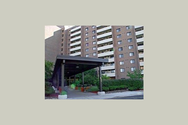 Oak Park Towers II 20154