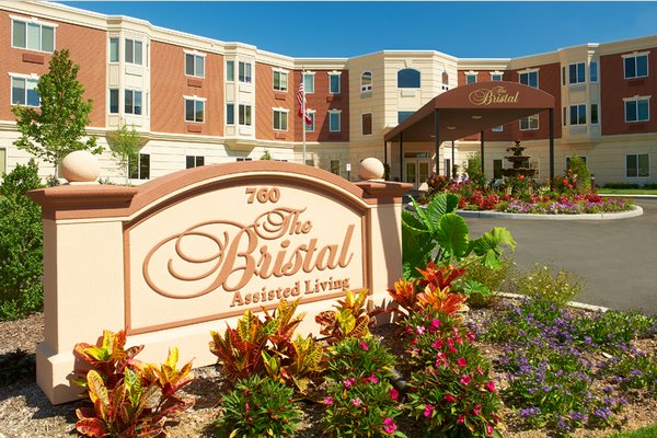 The Bristal at East Northport exterior1