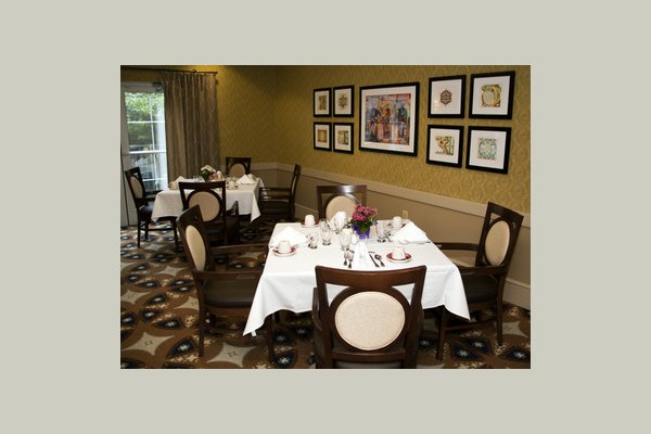 Tudor Heights dining