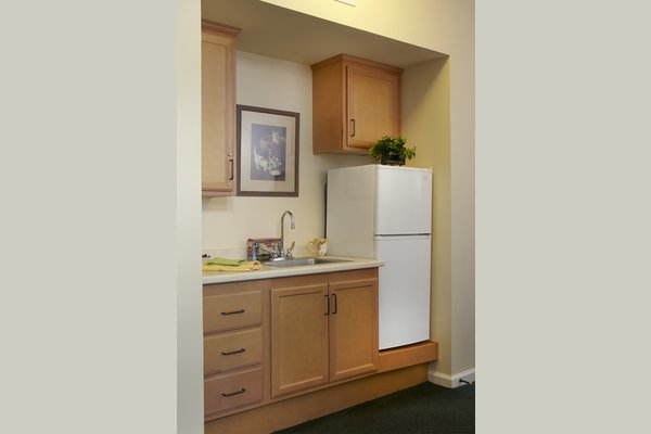 Sunrise of Woodland Hills 63124_SunriseofWoodlandHills_WoodlandHills_CA_AptKitchenSmall
